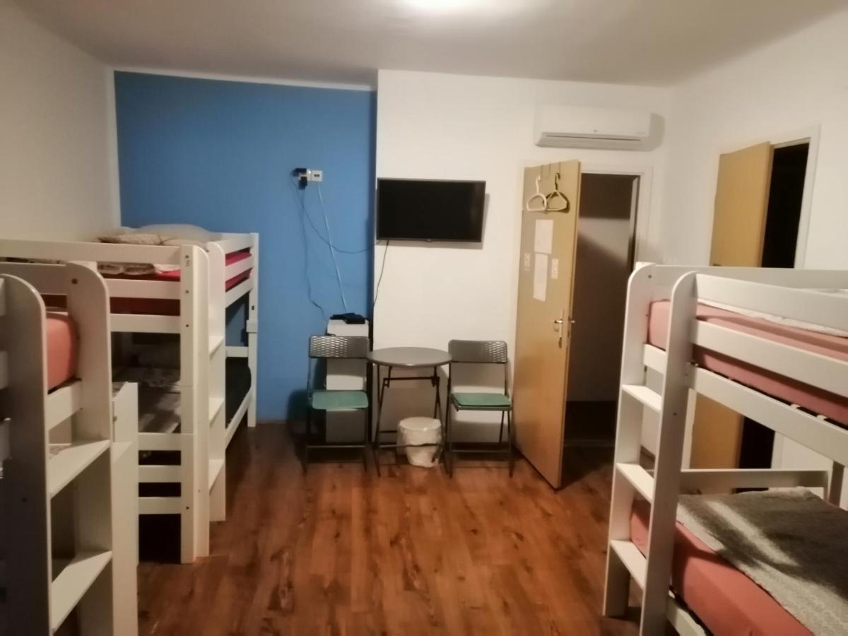 Hostel Kvarner- Private Rooms & Dorms Rijeka Exterior photo